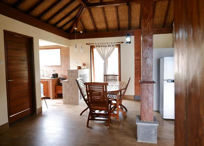 Casa Buyan - Cozy 2br Near Singaraja